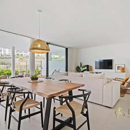 Appartement In Higueron West With Garden Fuengirola