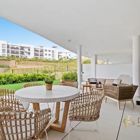 In Higueron West With Garden Appartement *