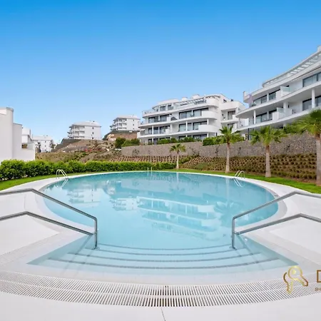 In Higueron West With Garden Appartement