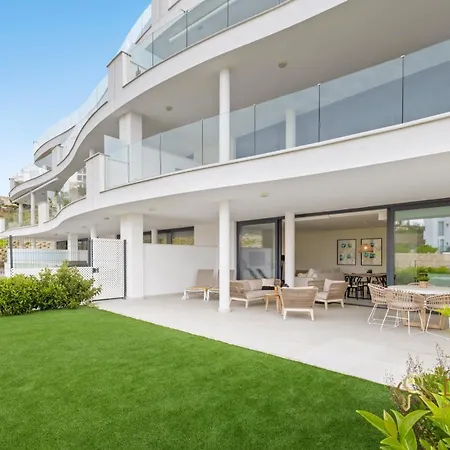 In Higueron West With Garden Fuengirola