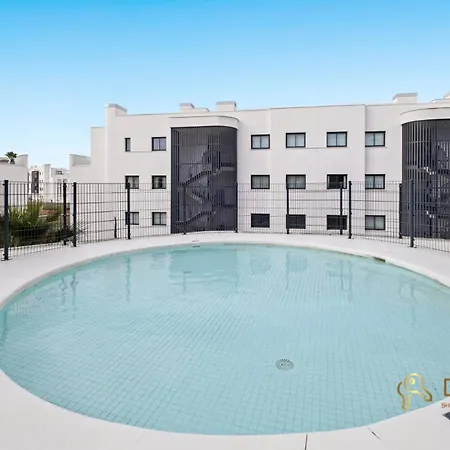 In Higueron West With Garden Apartment *