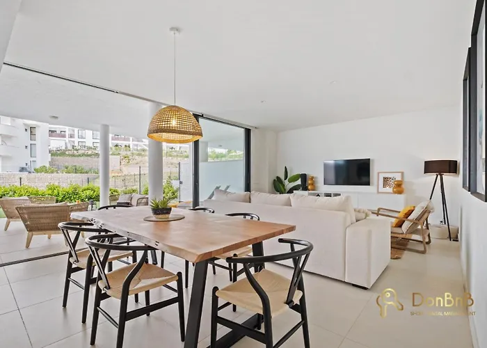 Apartment In Higueron West With Garden Fuengirola