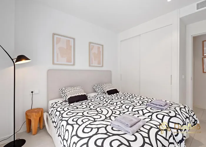 In Higueron West With Garden Apartment *