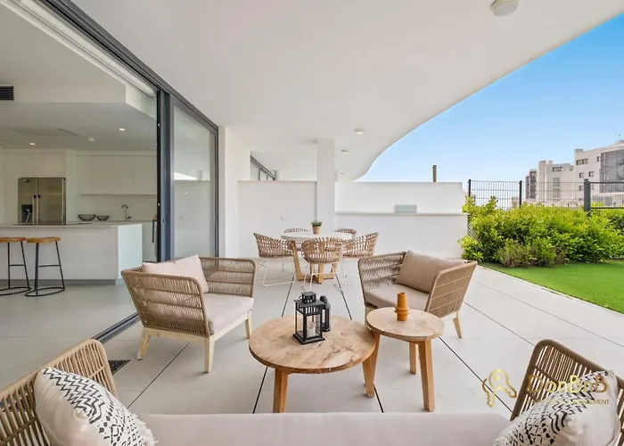 Apartment In Higueron West With Garden Fuengirola