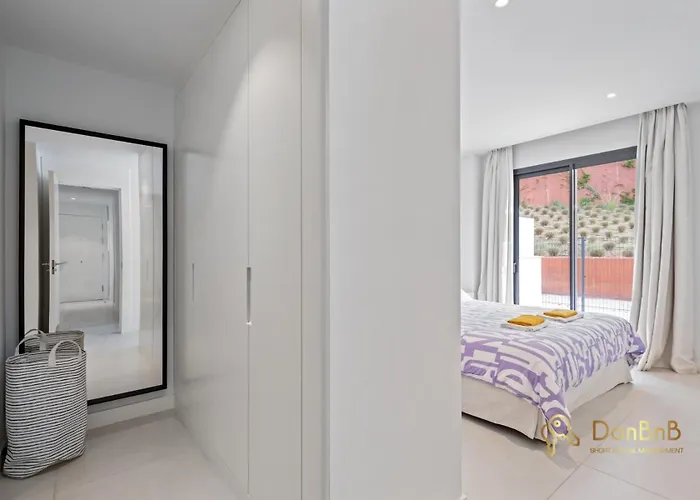 In Higueron West With Garden