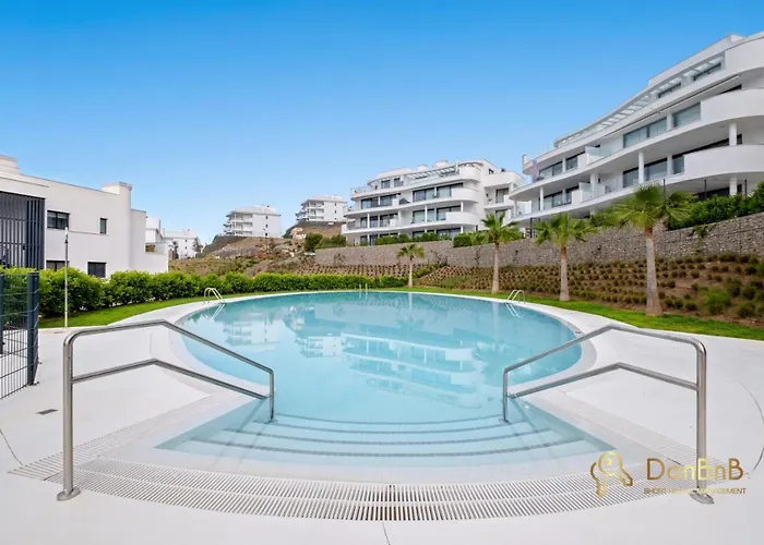 In Higueron West With Garden Apartment