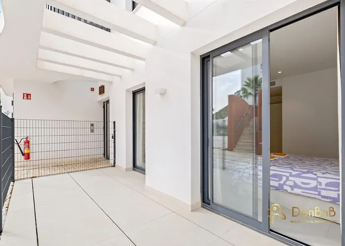 Apartment In Higueron West With Garden