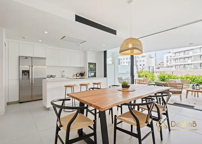 Apartment In Higueron West With Garden *