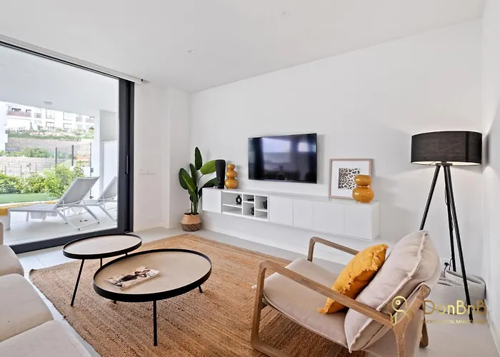 In Higueron West With Garden Apartment Fuengirola